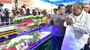 K’taka CM pays final respects to Bharat Bhushan, says 175 Kannadigas brought back from Kashmir