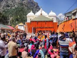 U’Khand CM offers prayers at Gangotri Yamunotri Dhams as Char Dham Yatra begins