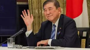 Not appropriate to discuss security & trade together with US: Japanese PM