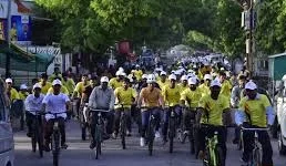 Mandaviya cycles with volunteers in Rajkot; actor Rahul Bose joins ‘Fit India Sundays on Cycle’ in Delhi