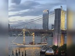 Mexican Navy ship collides with Brooklyn Bridge, two dead