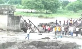 ‘Sunday of Sorrows’: Twin disasters in Uttarakhand, Maharashtra leave 11 dead