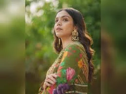 Shriya Pilgaonkar talks about receiving guidance from her actor parents Sachin & Supriya
