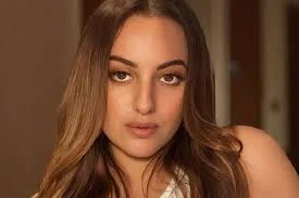 Sonakshi Sinha opens up on why middle-class families are skipping theatres