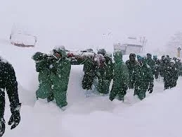 Avalanche hits road construction workers in Uttarakhand's Chamoli, 25 still trapped (2nd Lead)